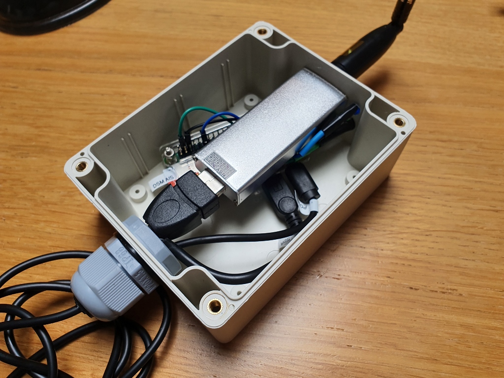 Raspberry Pi Zero W and RTL-SDR in an IP68 box